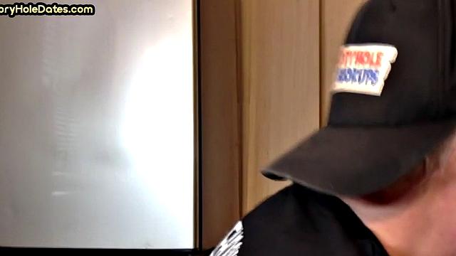 Glory home amateur date with a DILF who knows how to suck cock