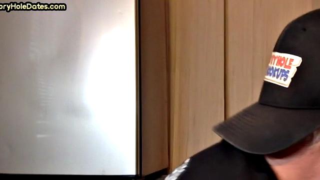 Glory home amateur date with a DILF who knows how to suck cock