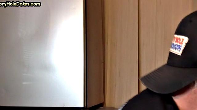 Glory home amateur date with a DILF who knows how to suck cock