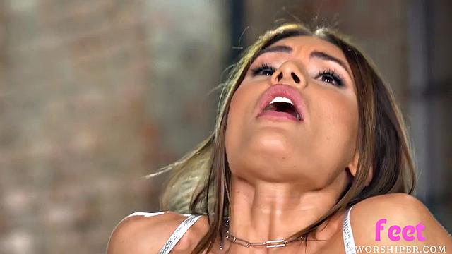 Stunning babe footjerking her lover