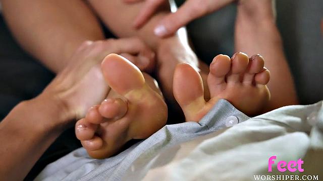 Stunning babe footjerking her lover