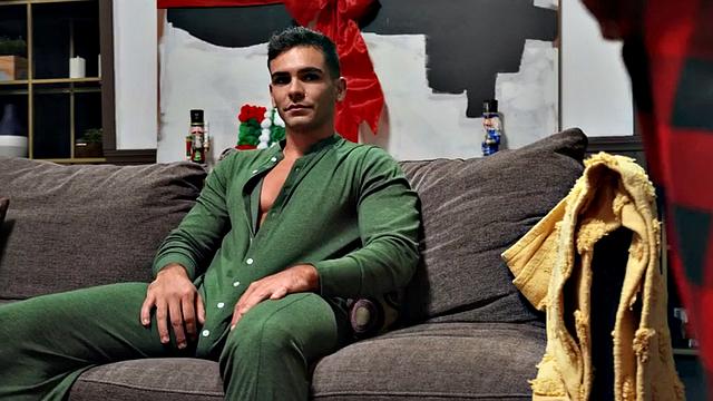 Twink seduced by bareback loving gay for Xmas eve