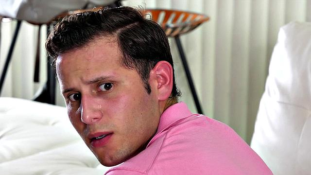 зрелая в деловом костюме получает двойной анал от пасынка и друга