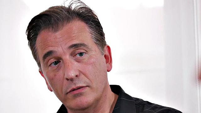 студентка раздвигает попку для ббс