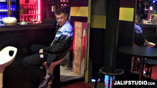 Джулиан Кидо глубоко заглатывает мощный член Кевина