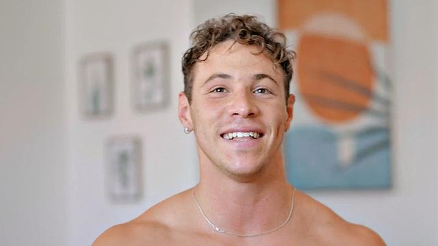 Amateur muscled jock barebacks BF till cumshot