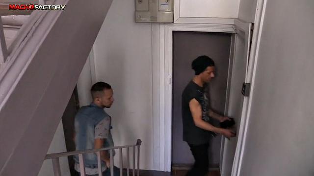 Межрасовое трио в Париже - латинский трах в Париже