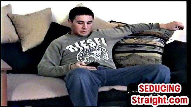 Seducing daddy sucks amateur str8 stud at his home