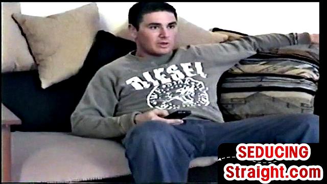 Seducing daddy sucks amateur str8 stud at his home