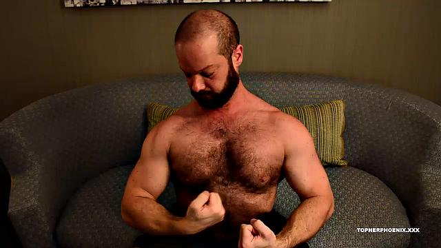Topher and MuscleBull are back at it. After a workout and the worshiping of their pumped muscles, the men start with solo action that ends up right where we like them.