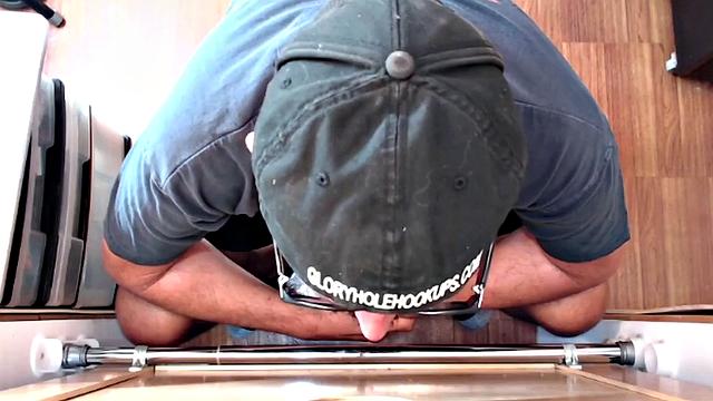 парень сосёт в глори холле и получает жёстко без резины