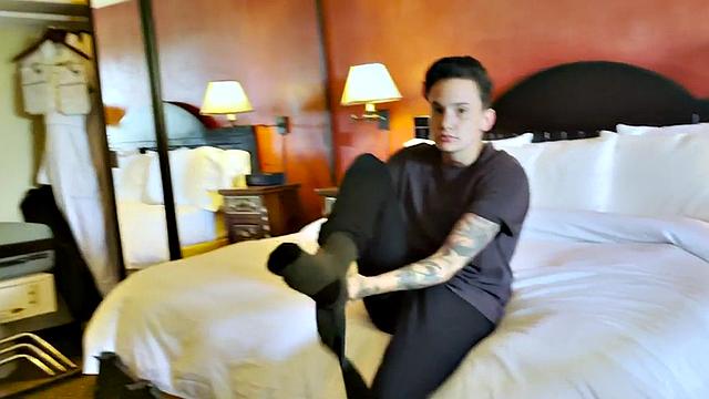 Sensual TS pussyboy kisses n cuddles in amateur softcore