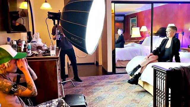 Sensual TS pussyboy kisses n cuddles in amateur softcore