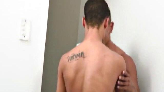 марселу соуса заглатывает огромный член элои алвеса до упора