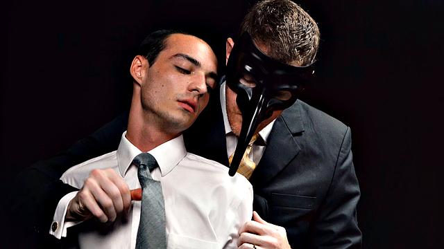 пастор учит ормонда смирению: в церкви только жёсткий секс