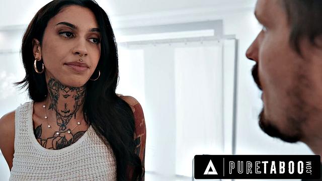 Рейвен Алекса идёт к бывшему врачу ради порции спермы за спиной мужа, а тот не жадничает и всё заливает в неё - куколд бы оценил такой подход!