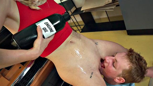 21yo girlfriend pussylicked and fucked on car in garage by her boyfriend