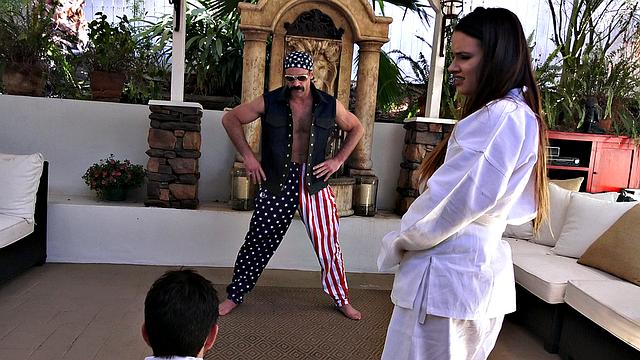 Scarlet De Sade - Karate Do