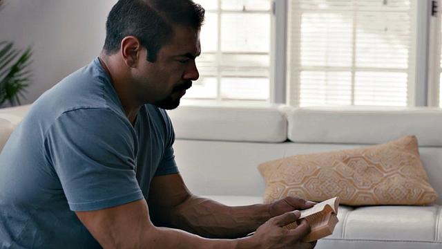 озорная транса - полизали жопку, подрочила и кончила до траха