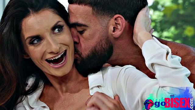 21yo bigtitted babe eaten in bi 3way