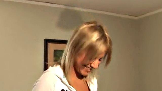 Lexy Lohan Gets Ready for the Day