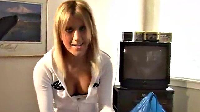 Lexy Lohan Gets Ready for the Day