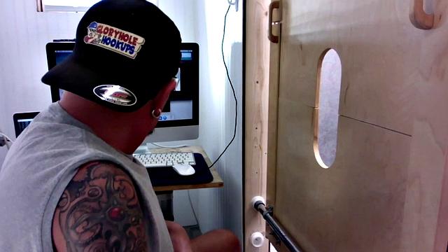 Big Stud Gloryhole Suck Off