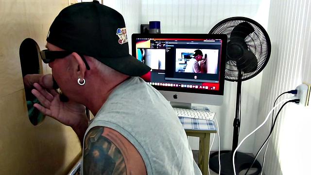 Big Stud Gloryhole Suck Off