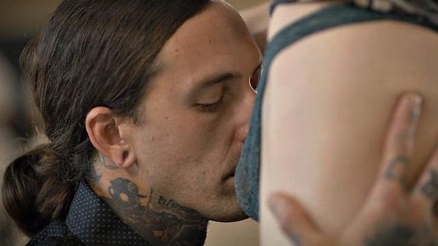 Skinny TS babe rimmed and barebacked by BF