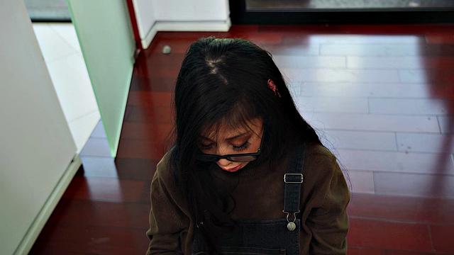 Naughty Asian babes indulge in some kinky pussy licking & scissoring