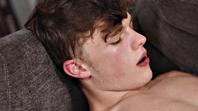 Nympho twink fucks white stud in doggystyle