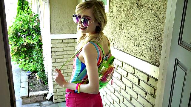 Submissive skinny slut deepthroat before pussybanging