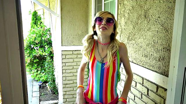 Submissive skinny slut deepthroat before pussybanging