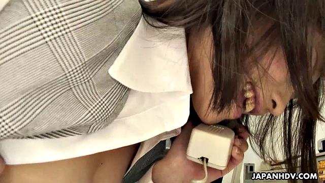 Arisa Suzuki gets really naughty in her office