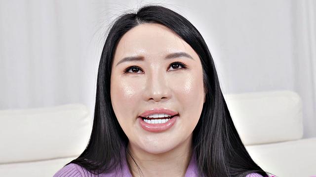 First BBG For Curvy Chinese Cutie