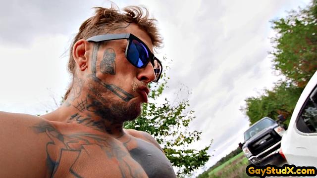 Inked muscle jock sucked by horny BF