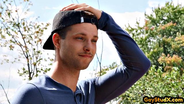 Inked muscle jock sucked by horny BF