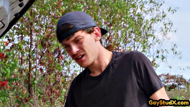 Inked muscle jock sucked by horny BF