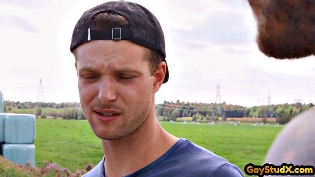 Inked muscle jock sucked by horny BF