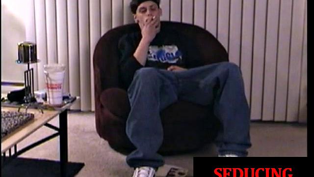 Straight twink sucked by DILF for cumshot after smoke