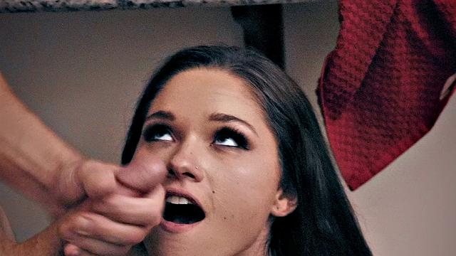Get ready for a wild pussy-licking and foot fetish frenzy with American babe in a power outage