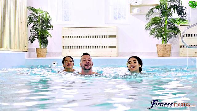 Hot threesome with Italian teen