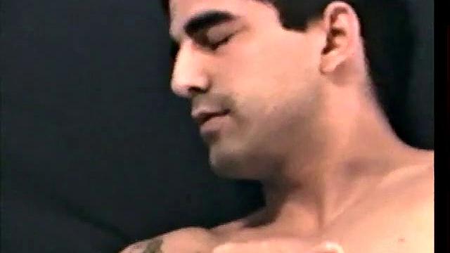 Зак круто дрочит, будто выступает на сцене