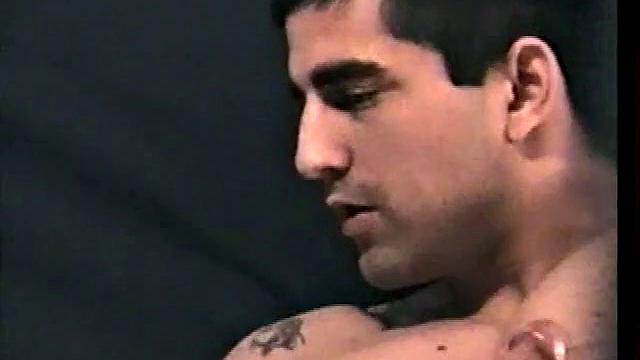 Зак круто дрочит, будто выступает на сцене