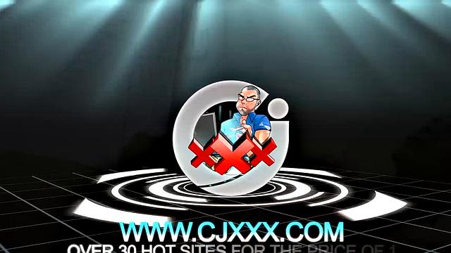 Гильермо дрочит соло - одна рука устала с его агрегатом