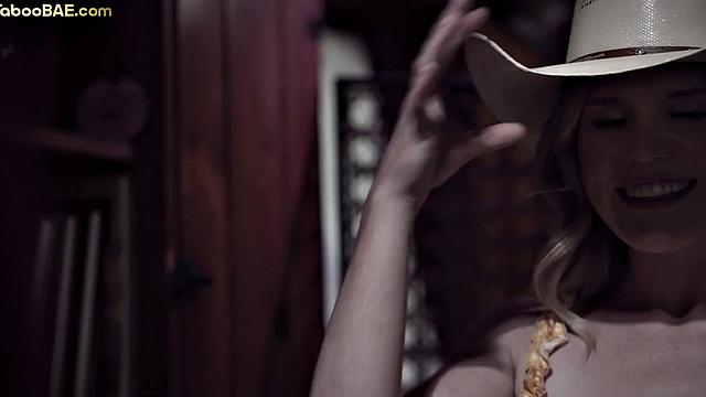 Bigtitted MILF bounces on cock in 3way after pussylicking