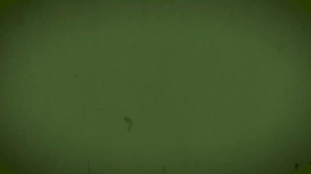 рыжий трахается без гондона на улице и раздвигает очко