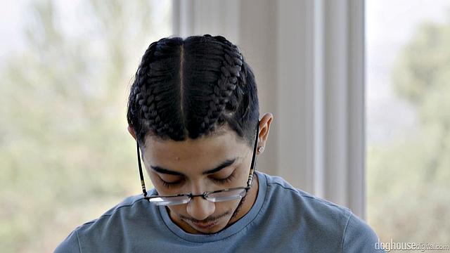 зрелая жаждет анала - джупитер джетсон выдерживает жесткую еблю на диване