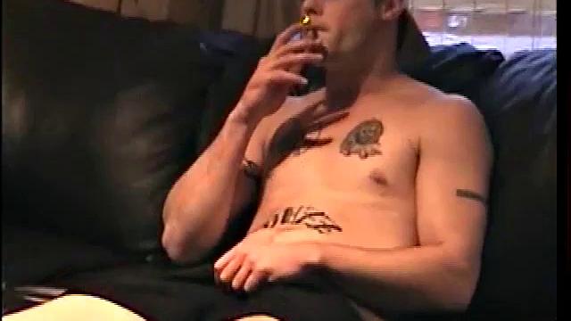 стрейт не выдержал и опустился на мужской член