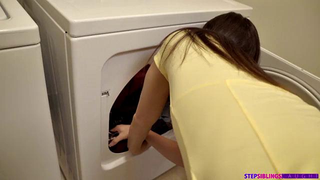 Naive Step Sister - S8:E5